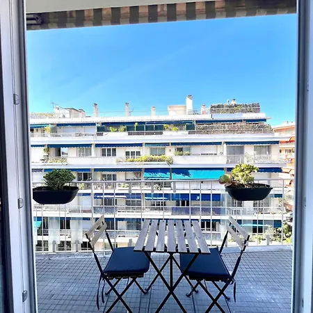 B030 Grand Renove Spacieux Et Lumineux Λε Κανέ